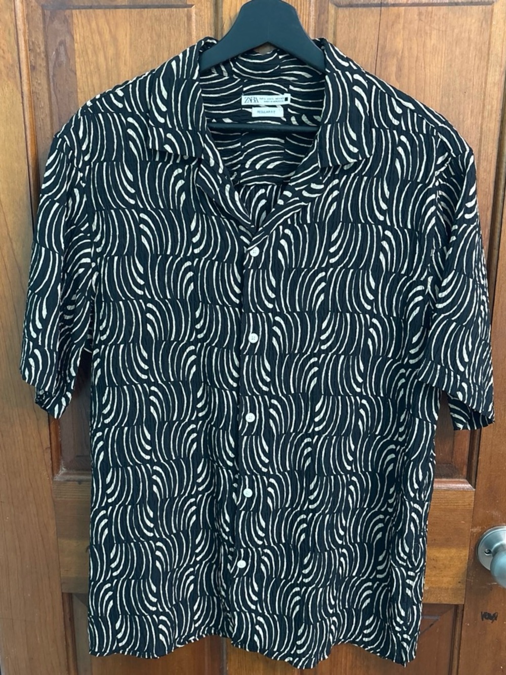 ZARA Black & White Wave-Print Short Sleeve Button-Down Shirt